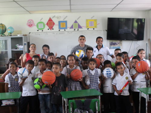 45 niños de Quebradaseca podrán tener clases de educación física gracias a la Fuerza Aérea