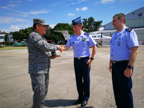Comitiva de la Fuerza Aérea Brasilera visita EMAVI