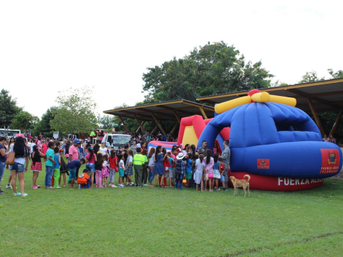 Fuerza Aérea celebra el Día del Niño en la Vereda El Morichal