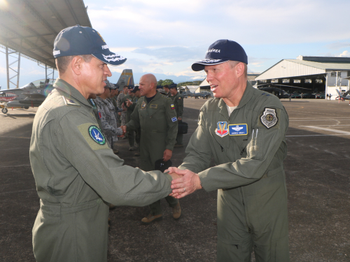 Fuerza Aérea de Estados Unidos conoció capacidades del CACOM 2