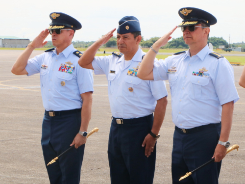 Fuerza Aérea Ecuatoriana conoció capacidades del CACOM 2