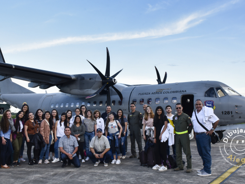 Fuerza Aérea pone a volar los sueños para Dibujar Alegría