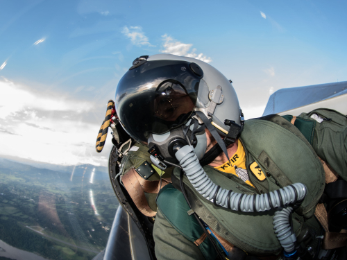 Cielo, Tierra, Mar Y Río en ceremonia de aniversario No. 99 de la Fuerza Aérea Colombia en Barranquilla