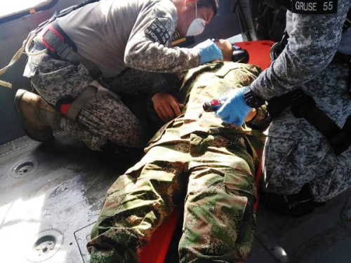 Soldado con dificultades de salud es evacuado por la Fuerza Aérea
