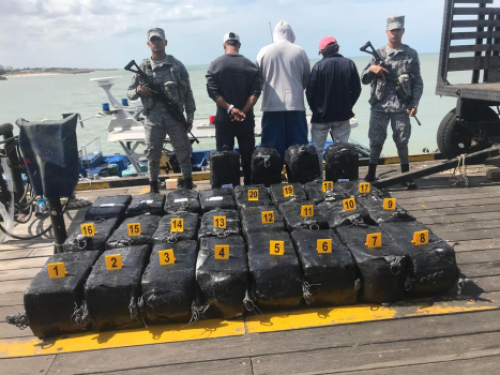 Nuevo golpe al narcotráfico en La Guajira en operación conjunta de la Fuerza Aérea Colombiana y Armada Nacional