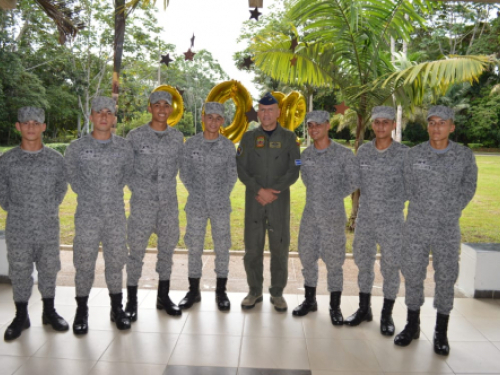 Comandante de la Fuerza Aérea Colombiana llevó un mensaje de gratitud y prosperidad para el 2019 a los soldados de aviación en Leticia