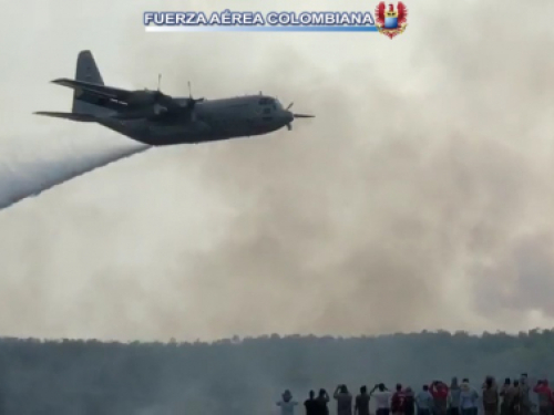 Así se controló el incendio forestal en el Meta por parte del Hércules de la Fuerza Aérea