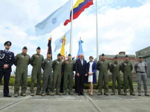 Presidente de Alemania agradece a tripulación de la Fuerza Aérea Colombiana que salvó la vida de montañistas alemanes