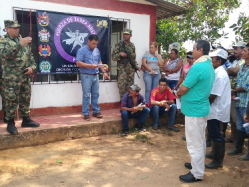 Campesinos del programa de sustitución de cultivos ilícitos en Vichada recibieron sus pagos gracias a la Fuerza Aérea