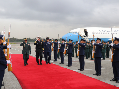 Altos mandos militares de Estados Unidos y Ecuador visitan Colombia