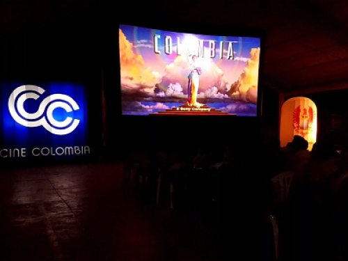 Fuerza Aérea y Cine Colombia llevaron la magia del cine a más de 2.000 personas de Cumaribo en Vichada