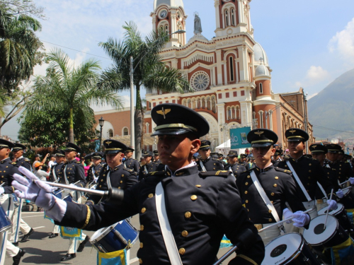 Con honores patrios la Fuerza Aérea Colombiana conmemora el natalicio de Don Marco Fidel Suárez 