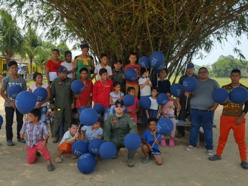 Grupo Aéreo del Oriente visitó a la comunidad indígena Chocón en Guérima, Vichada
