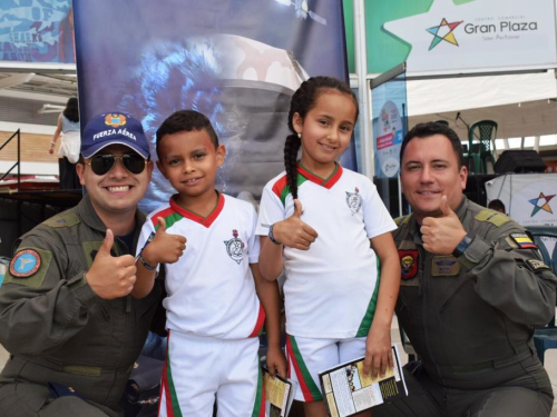 Hasta Pitalito llegó la Fuerza Aérea para  participar de la II Feria Infantil de juegos y servicios
