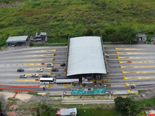 Desde el aire Fuerza Aérea Colombiana brinda seguridad a los viajeros en esta semana santa.