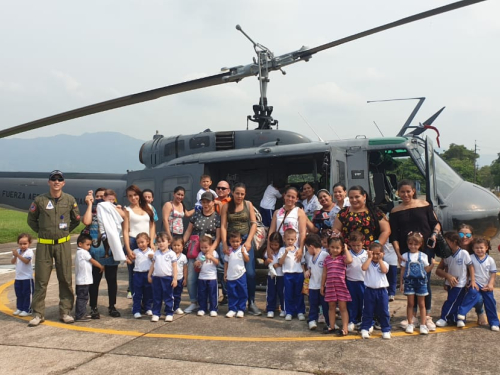 Niños del municipio de La Dorada visitaron la Base Aérea de Palanquero