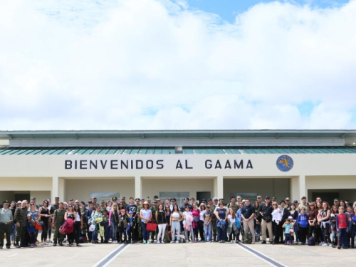 Agregados Militares de 21 países visitan el Amazonas