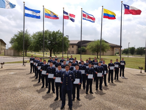  Alumnos de la ESUFA se gradúan en la IAFFA.