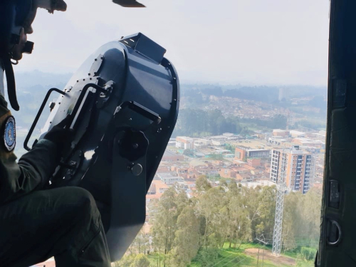 Seguridad desde aire y tierra fue brindada por la Fuerza Aérea para la implosión del Edifico Altos del Lago