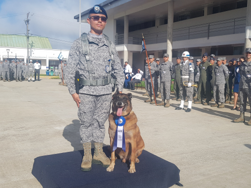 Lee, pastor belga del CACOM 6 culminó su servicio por la Patria
