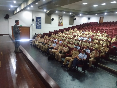 El Curso de Estado Mayor de las FFMM visita el Cacom 2