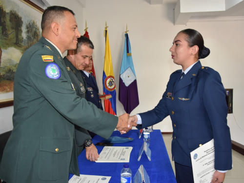 Destacada participación de militares de la Fuerza Aérea Colombiana en curso internacional de acción Integral