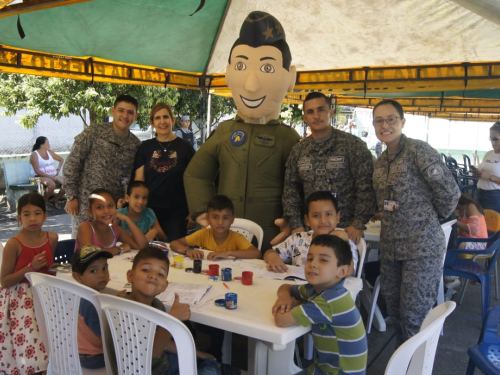 Un total de 1.500 habitantes del municipio de Puerto Salgar, Cundinamarca, se beneficiaron con una Jornada de Apoyo al Desarrollo; que les brindó atención médica, recreación y entrega de donaciones. 