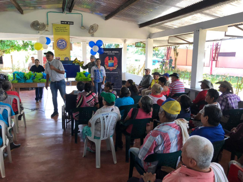 Centro de Vida, hogar geriátrico de Solano, canta y disfruta en  compañía de la Fuerza Aérea Colombiana.
