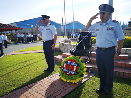 El CACOM 5 rinde homenaje a los héroes caídos