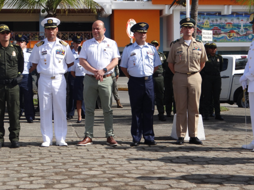 Homenaje a los héroes caídos en acción con la guerra del Perú