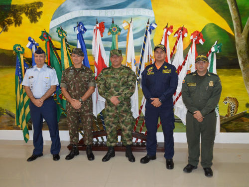 Fuerzas Militares y Policía Nacional Izan el Pabellón en la triple frontera