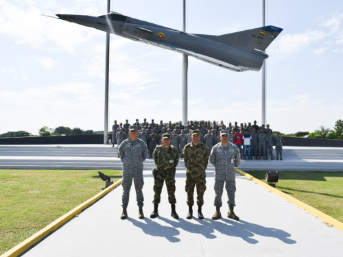 Sargento Mayor del Comando Conjunto de las FF.MM visita la Base Aérea Marco Fidel Suárez