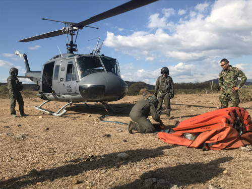 Avanza la intervención de la Fuerza Aérea Colombiana en la extinción de incendios en el Huila 