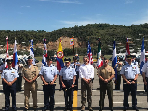 Estados Unidos entrega oficialmente 60 helicópteros a la Fuerza Aérea Colombiana