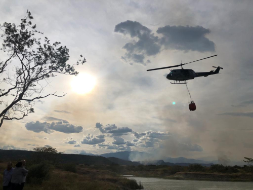 Fuerza Aérea Colombiana Continúa apoyando la extinción de incendios en Palermo, Huila.