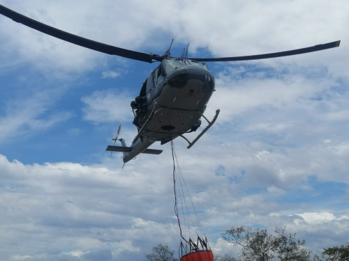 Incendios forestales en el Huila están siendo controlados por la Fuerza Aérea Colombiana 