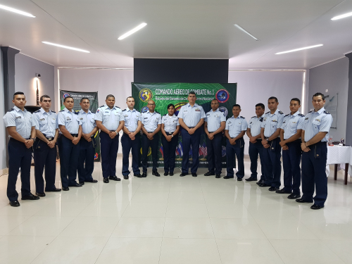 Fuerza Aérea Colombiana capacita militares de la Fuerza Aérea de República Dominicana y Guatemala 