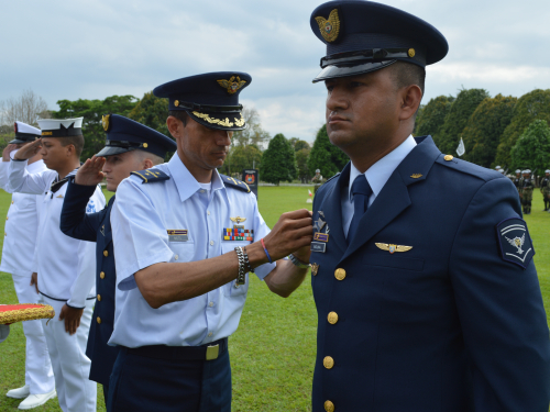 Ceremonia de ascenso de suboficiales de las Fuerzas Militares en el Amazonas