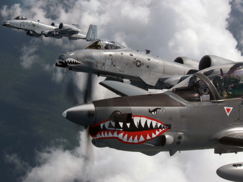 #TBT recordamos la interoperabilidad de aeronaves A-29 Súper Tucano de la Fuerza Aérea Colombiana con aviones A-10 Thunderbolt II de la Fuerza Aérea de los Estados Unidos