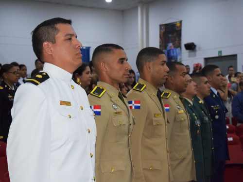 En las instalaciones del Comando Aéreo de Combate No. 4 se realizó  la clausura del  curso de Piloto Básico de Helicópteros No. 64 en el equipo TH-67, “Creek”.