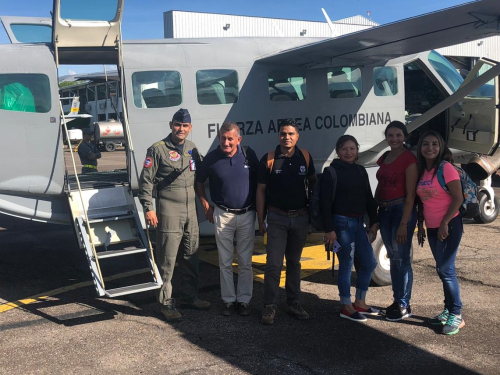 Fuerza aérea colombiana comprometida con la democracia en los departamentos de Arauca y Casanare.
