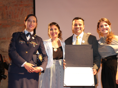 Oficial Fuerza Aérea, distinguida con el más importante premio nacional de ciencia en Colombia