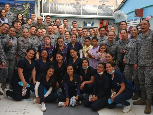 Capitanes de curso de ascenso EPFAC realizaron jornada de responsabilidad social