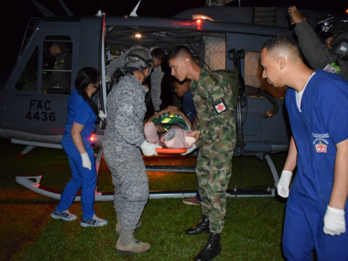 Campesino de Solano que sufrió grave accidente es trasladado por el Comando Aéreo de Combate N.6 a un centro de Salud de Mayor nivel.