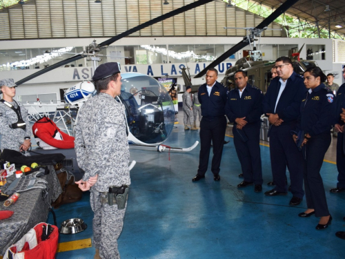 Militares de la Fuerza Aérea de República Dominicana visitaron el CACOM 4 
