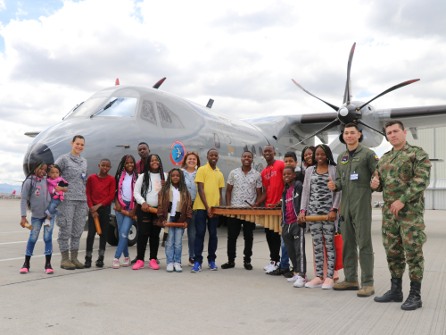 A través de la música Niños de Buenaventura ponen a volar sus sueños