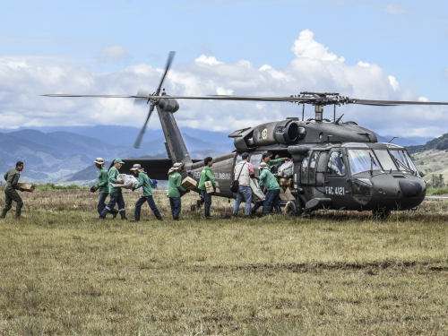 Operaciones contundentes y miles de beneficiados gracias a la Fuerza Aérea Colombiana  