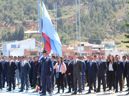 Colombianos destacados ingresan como Alumnos a la Escuela de Suboficiales de la FAC