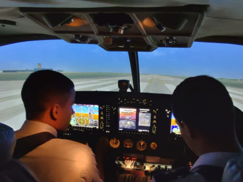 Pilotos C-208 Caravan fortalecen su entrenamiento en Estados Unidos