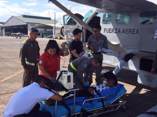 Adulto mayor en delicado estado fue trasladado por su Fuerza Aérea Colombiana 